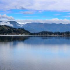 Lago San Pablo - Imbabura - - Gris Media - fotografia
